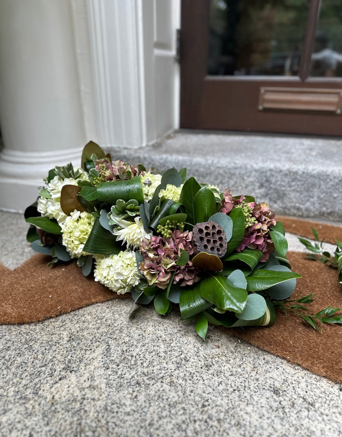 Banquet and King's Low to Table Arrangement